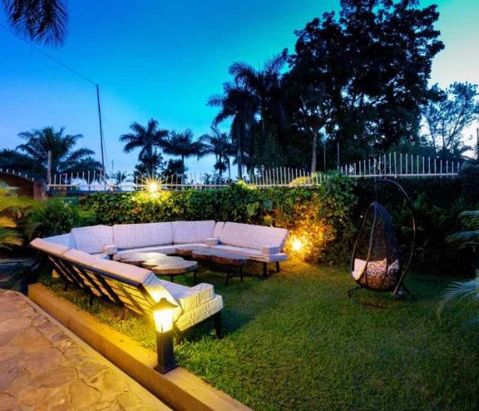 2 Friends Beach Hotel4