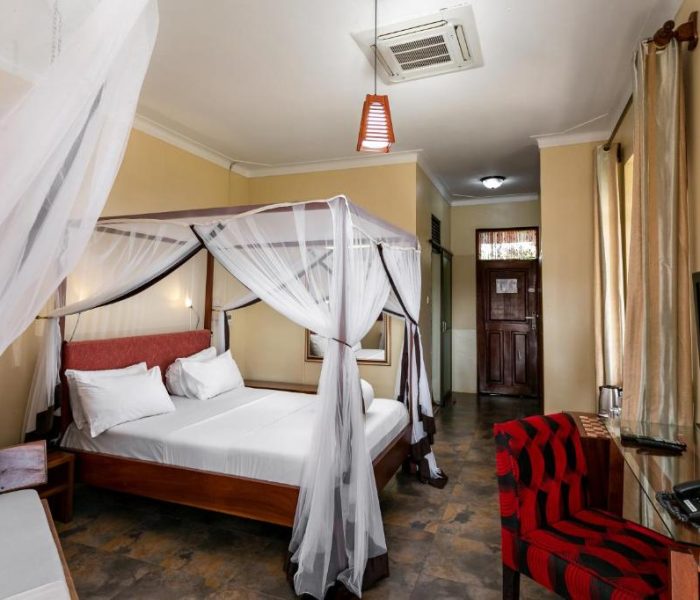 2 Friends Beach Hotel8